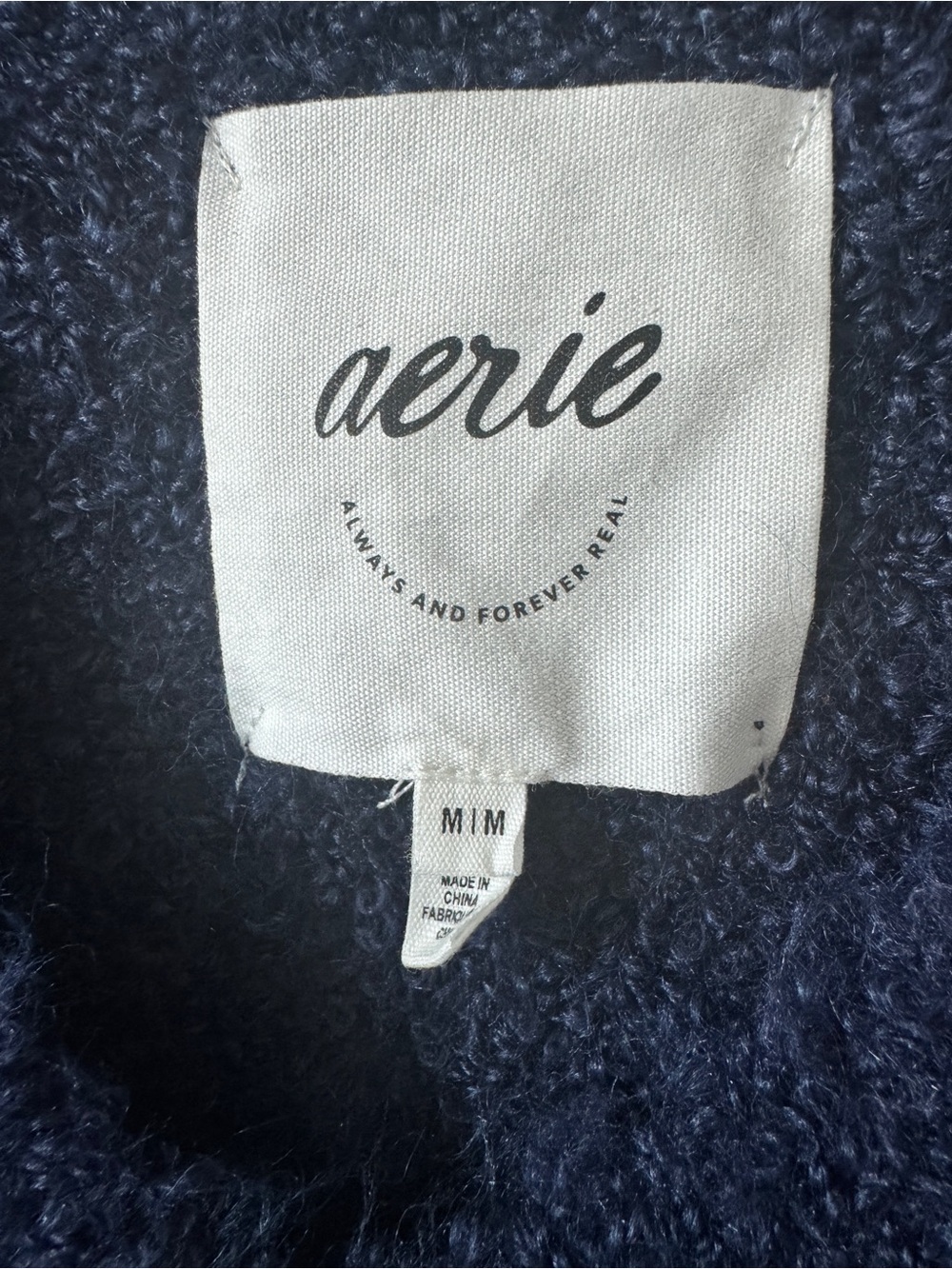 NWOT-aerie Deep Navy Bouclé V-Neck Sweater-Medium - Picture 2 of 4